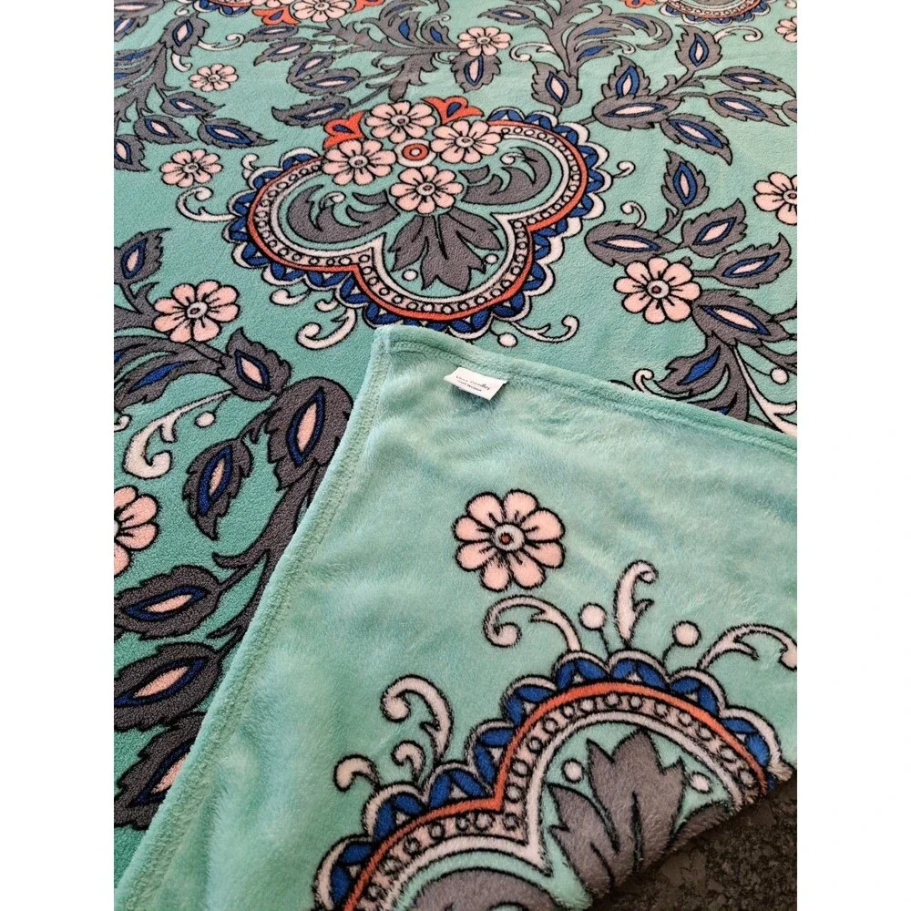 Vera Bradley FAN FLOWERS Seafoam Green Fleece Super Soft Throw Blanket Floral